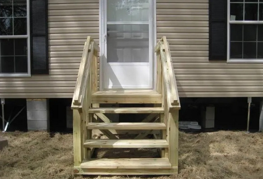 Mobile Home Stairs: Safe and Stylish Options for Florida Residents